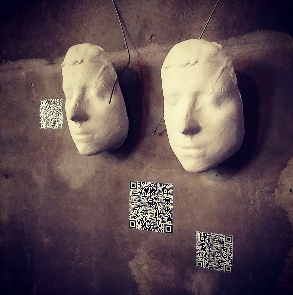 "Qr-truth"