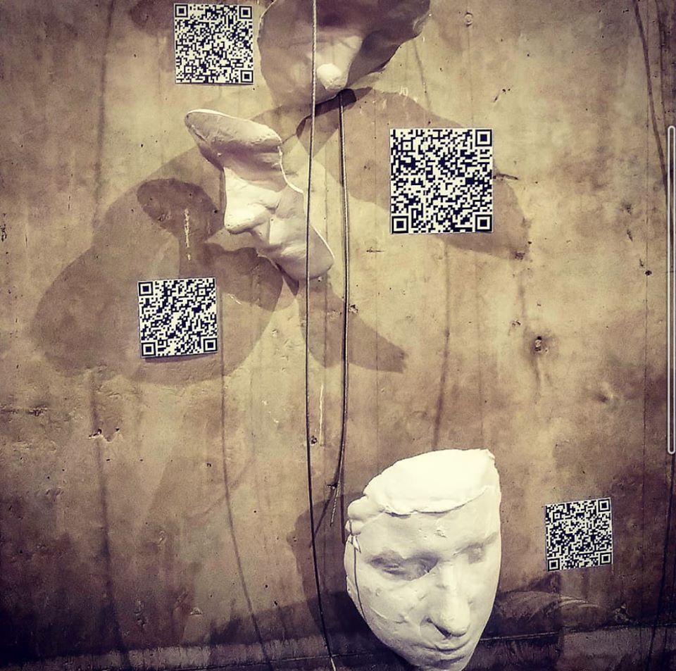 "Qr-truth"